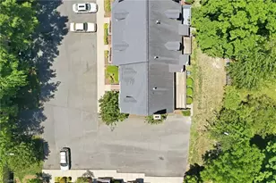 1121 Sherwood Dr, Burlington, NC 27215 - Photo 5