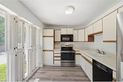 1121 Sherwood Drive #10, Burlington, NC 27215 - Photo 11