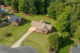 109 Victorian Ct, Randleman, NC 27317 - Photo 3
