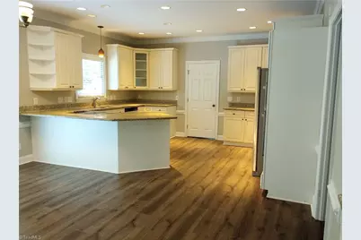 8 Dunkirk Place, Greensboro, NC 27410 - Photo 15