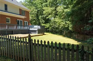 8 Dunkirk Pl, Greensboro, NC 27410 - Photo 5