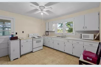 726 Third Avenue, Reidsville, NC 27320 - Photo 7
