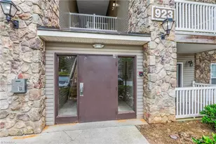923 Windcastle Ln, Winston-Salem, NC 27105 - Photo 5
