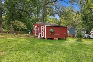 1415 Pointer St, Roxboro, NC 27573 - Photo 15
