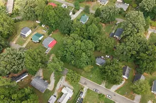 1415 Pointer St, Roxboro, NC 27573 - Photo 9