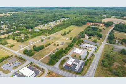 8106 Haw River Road, Kernersville, NC 27284 - Photo 3