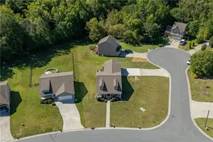 222 Santa Fe Cir, Thomasville, NC 27360 - Photo 25