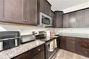 557 Isley Pl, Burlington, NC 27215 - Photo 7