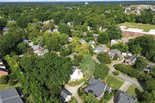557 Isley Pl, Burlington, NC 27215 - Photo 19