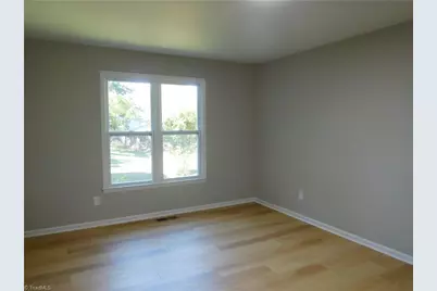 3711 Country Club Road, Winston-Salem, NC 27104 - Photo 9