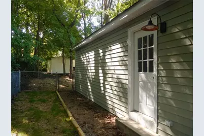 3711 Country Club Road, Winston-Salem, NC 27104 - Photo 17
