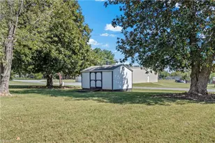 108 Hinshaw Ave, Yadkinville, NC 27055 - Photo 17