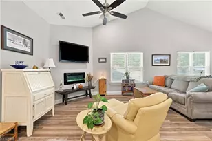 712 W Lee Ave, Yadkinville, NC 27055 - Photo 5