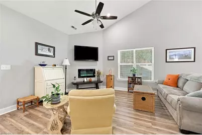 712 W Lee Avenue #8, Yadkinville, NC 27055 - Photo 7