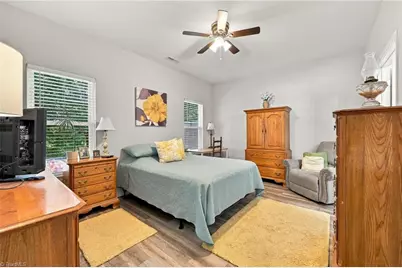 712 W Lee Avenue #8, Yadkinville, NC 27055 - Photo 11