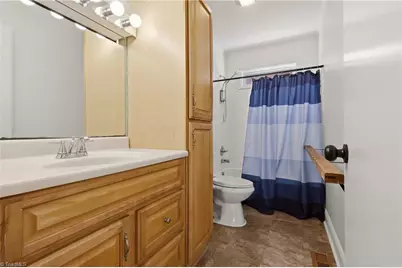 220 E Parkway Avenue, High Point, NC 27262 - Photo 11