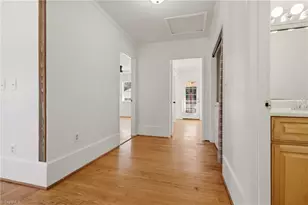 220 E Pkwy Ave, High Point, NC 27262 - Photo 13