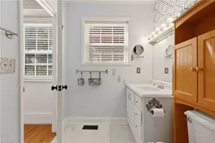 220 E Pkwy Ave, High Point, NC 27262 - Photo 17