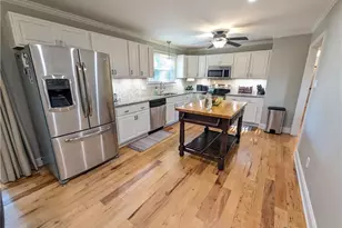 1702 Dunbar St, Greensboro, NC 27401 - Photo 9