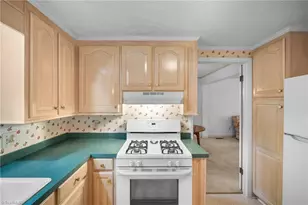 608 Forrest Dr, Reidsville, NC 27320 - Photo 13