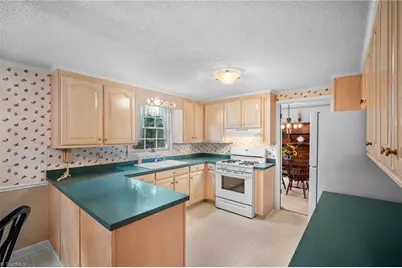 608 Forrest Drive, Reidsville, NC 27320 - Photo 15