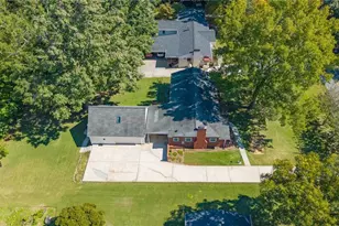 1777 Robinhood Dr, Burlington, NC 27217 - Photo 35