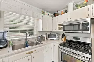625 Holly St, Burlington, NC 27217 - Photo 11