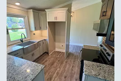 118 Lakeview Circle, Thomasville, NC 27360 - Photo 3