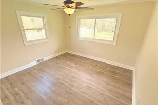 118 Lakeview Cir, Thomasville, NC 27360 - Photo 9