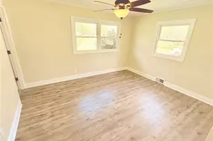 118 Lakeview Cir, Thomasville, NC 27360 - Photo 13