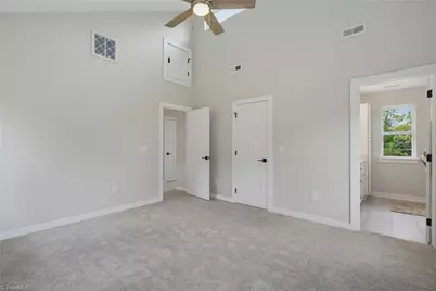 207 E Parker Street, Graham, NC 27253 - Photo 9
