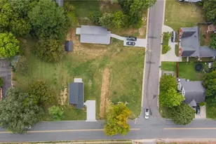 207 E Parker St, Graham, NC 27253 - Photo 31