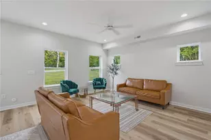 207 E Parker St, Graham, NC 27253 - Photo 17