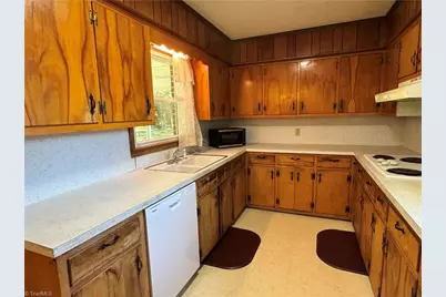 140 Northeast Circle, Elkin, NC 28621 - Photo 9