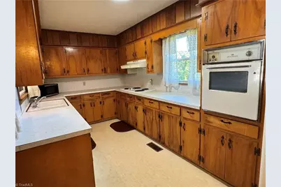140 Northeast Circle, Elkin, NC 28621 - Photo 7