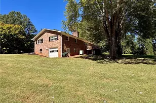 140 Northeast Cir, Elkin, NC 28621 - Photo 33