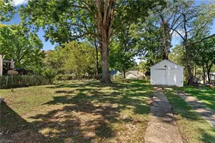 812 Holland St, Winston-Salem, NC 27101 - Photo 5