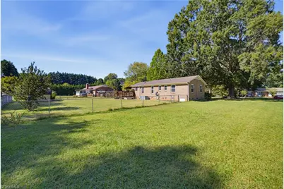 8009 Tam Oshanter Drive, Greensboro, NC 27409 - Photo 27