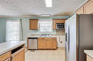 3242 Creekridge Country Rd, Randleman, NC 27317 - Photo 17