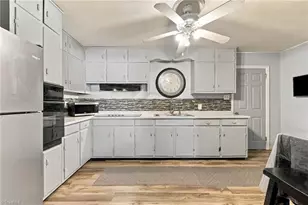 1612 Brannock Dr, Greensboro, NC 27406 - Photo 11