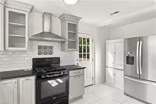 2331 Fortune Ln, Greensboro, NC 27408 - Photo 9
