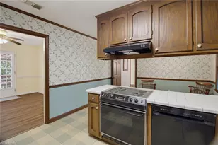 524 Eastwood Dr, Asheboro, NC 27205 - Photo 9