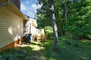 3809 Parkwood Dr, Greensboro, NC 27403 - Photo 29