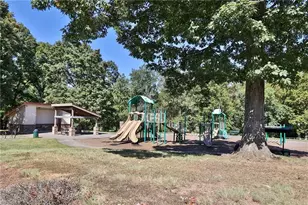 101 Parkview Dr, Yadkinville, NC 27055 - Photo 35