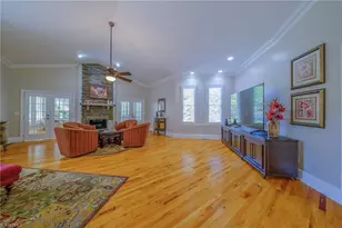 1703 River Knoll Ct, Greensboro, NC 27409 - Photo 7