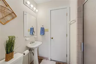 2902 Crossfield Dr, Greensboro, NC 27408 - Photo 21