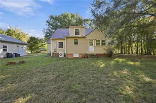 636 Stoney Creek Church Rd, Burlington, NC 27217 - Photo 35