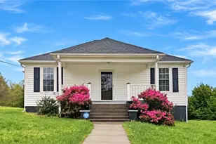 728 Osborne St, Eden, NC 27288 - Photo 1