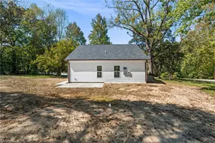 1055 Fisher Ferry St, Thomasville, NC 27360 - Photo 33