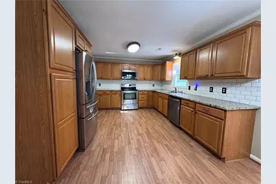 305 Kingston Drive, King, NC 27021 - Photo 11